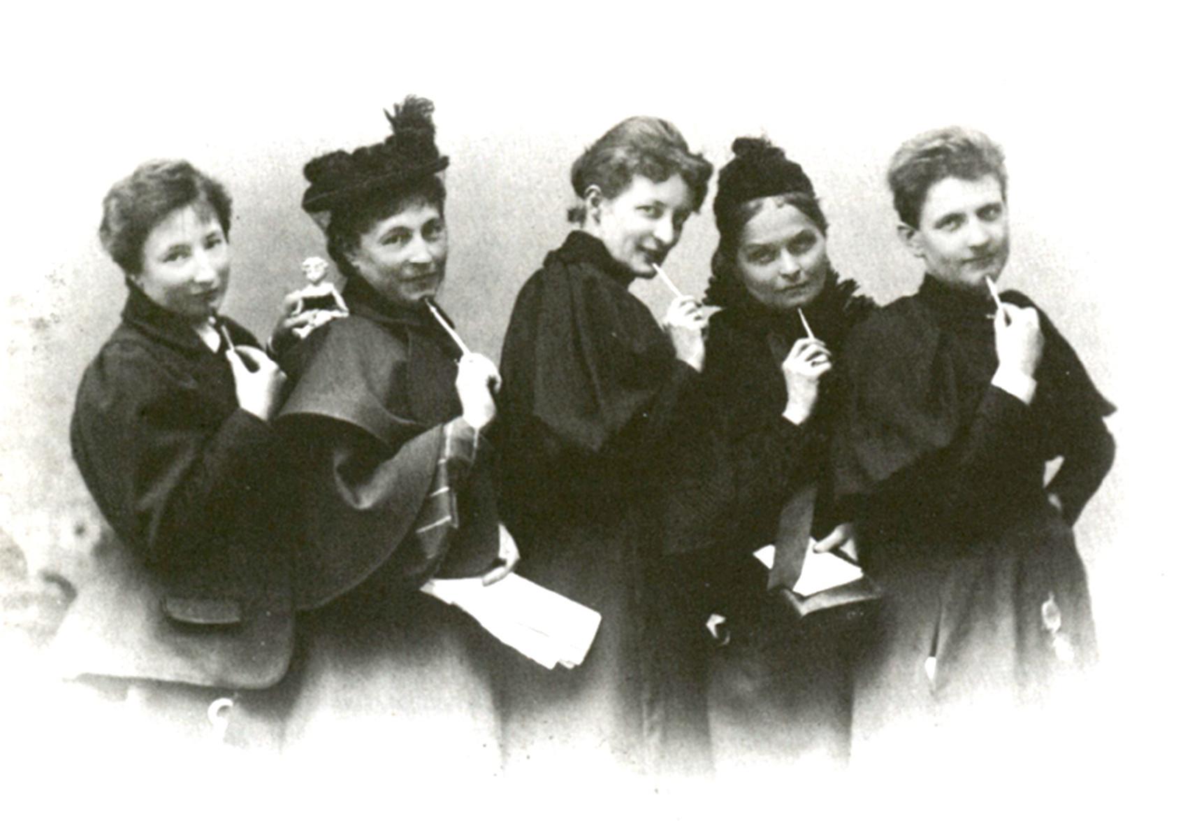 Suffragetten, Amazonen und Göttinnen – Frauenbewegung, Frauenbilder und Frauenrollen vor 100 Jahren